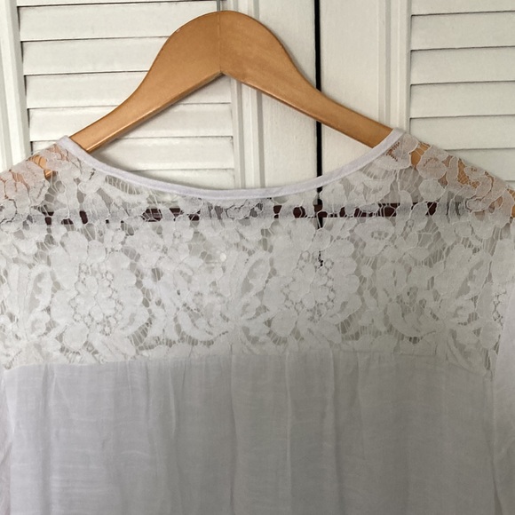 White blouse with Lace accent and tie - XL - Picture 7 of 7